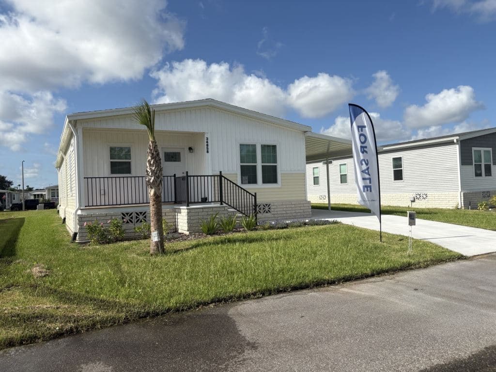 Manufactured home in Zephyrhills, FL 33541