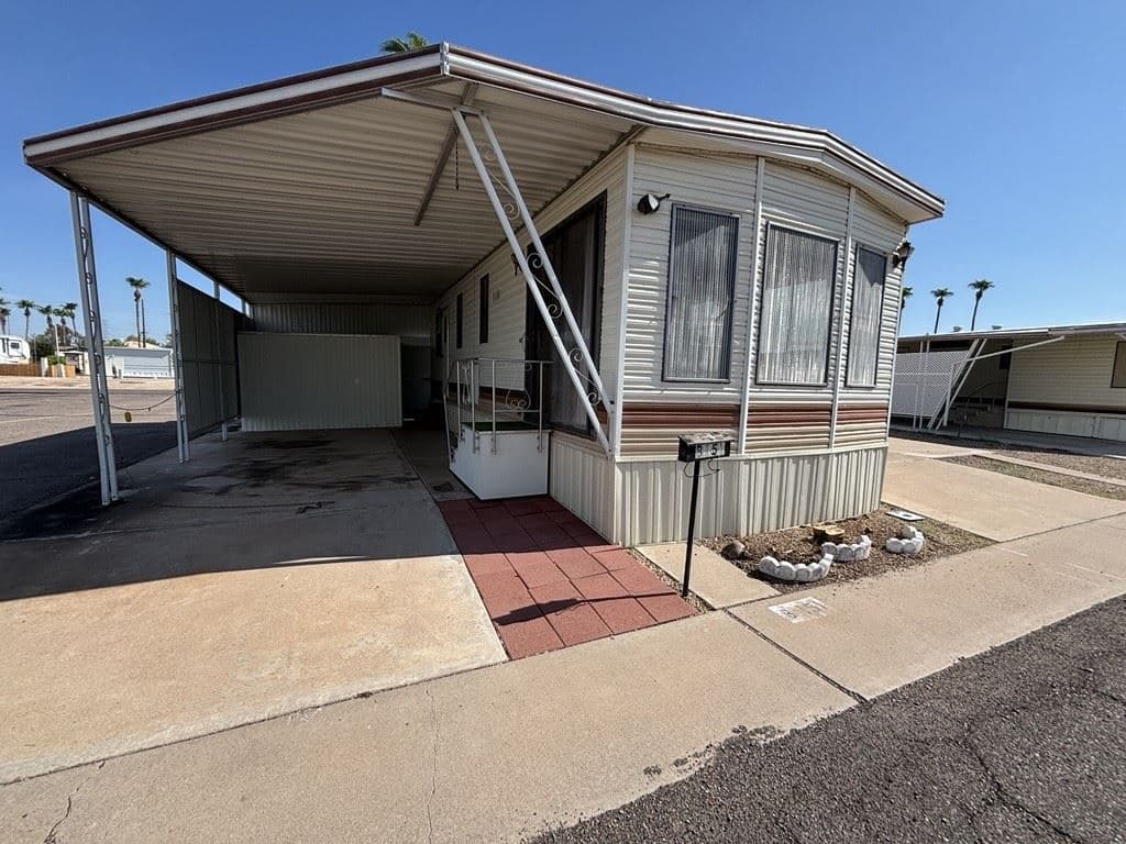 Manufactured home in Mesa, AZ 85213