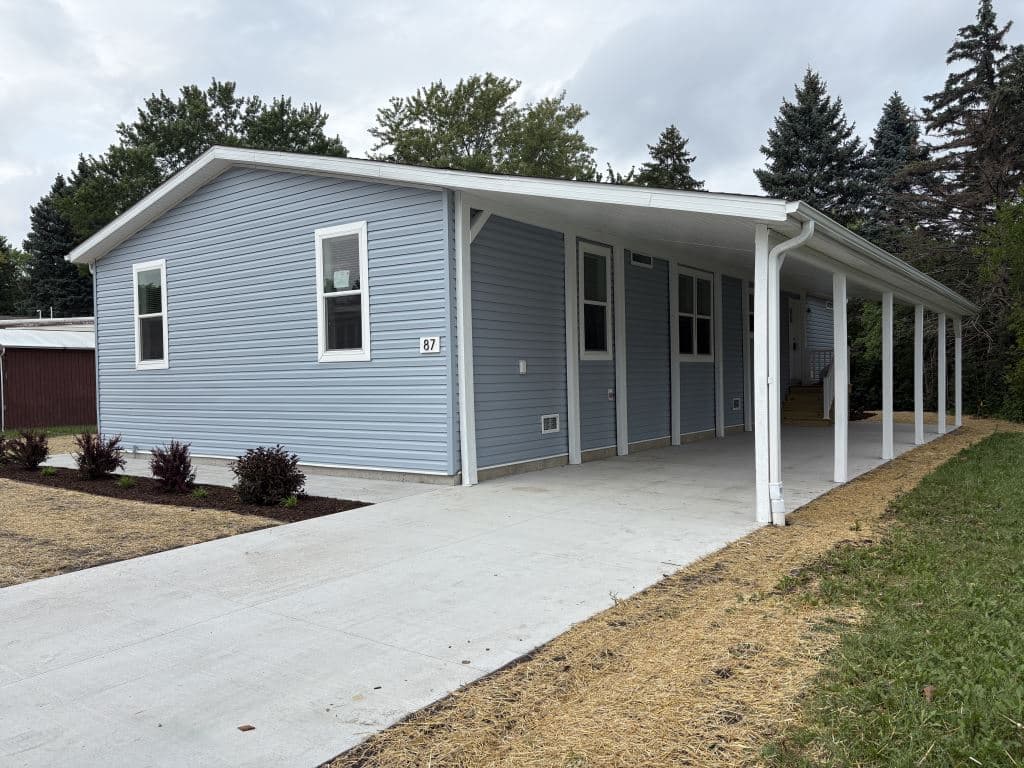 Manufactured home in Pleasant Prairie, WI 53158
