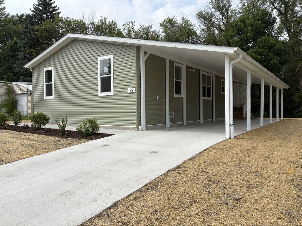 Manufactured home in Pleasant Prairie, WI 53158