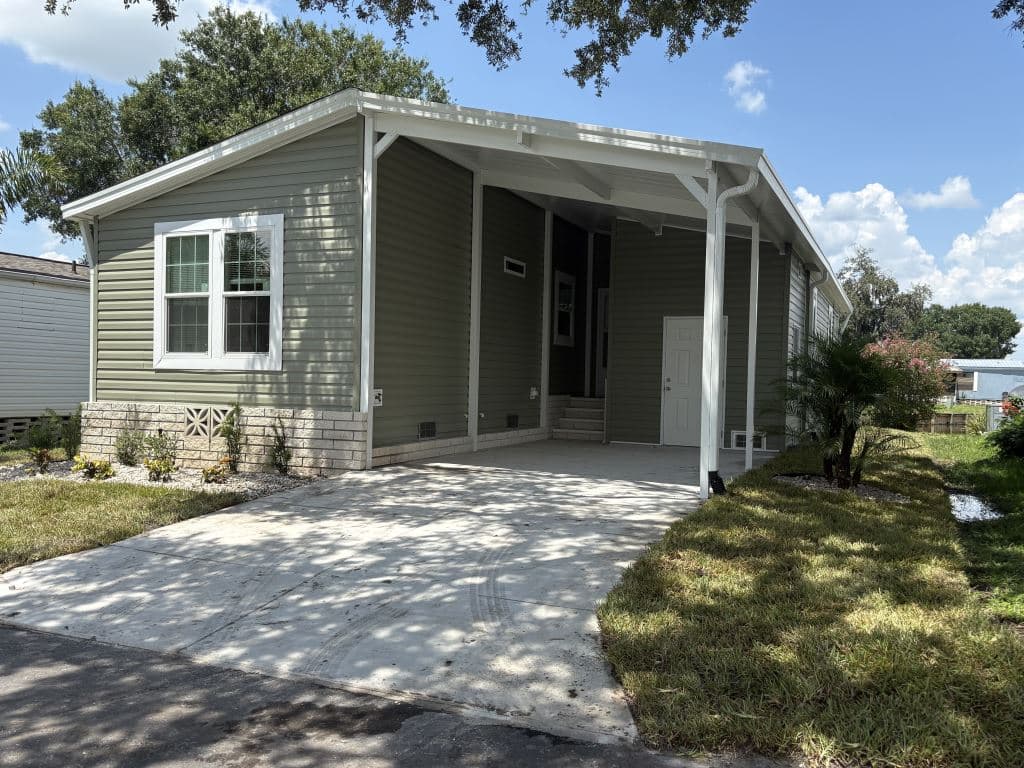 Manufactured home in Plant City, FL 33565