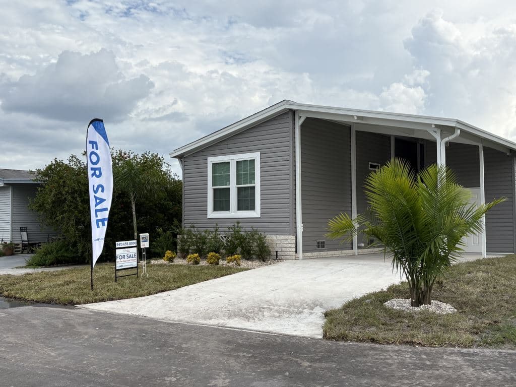 Manufactured home in Plant City, FL 33565