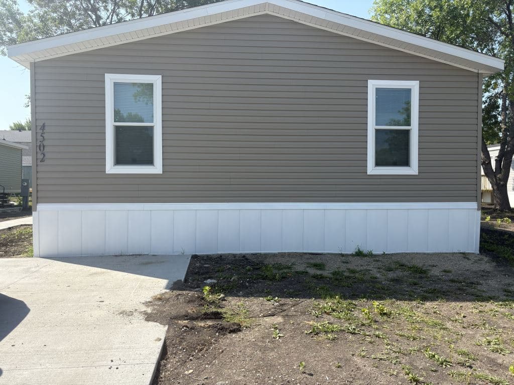 Manufactured home in Fargo, ND 58103