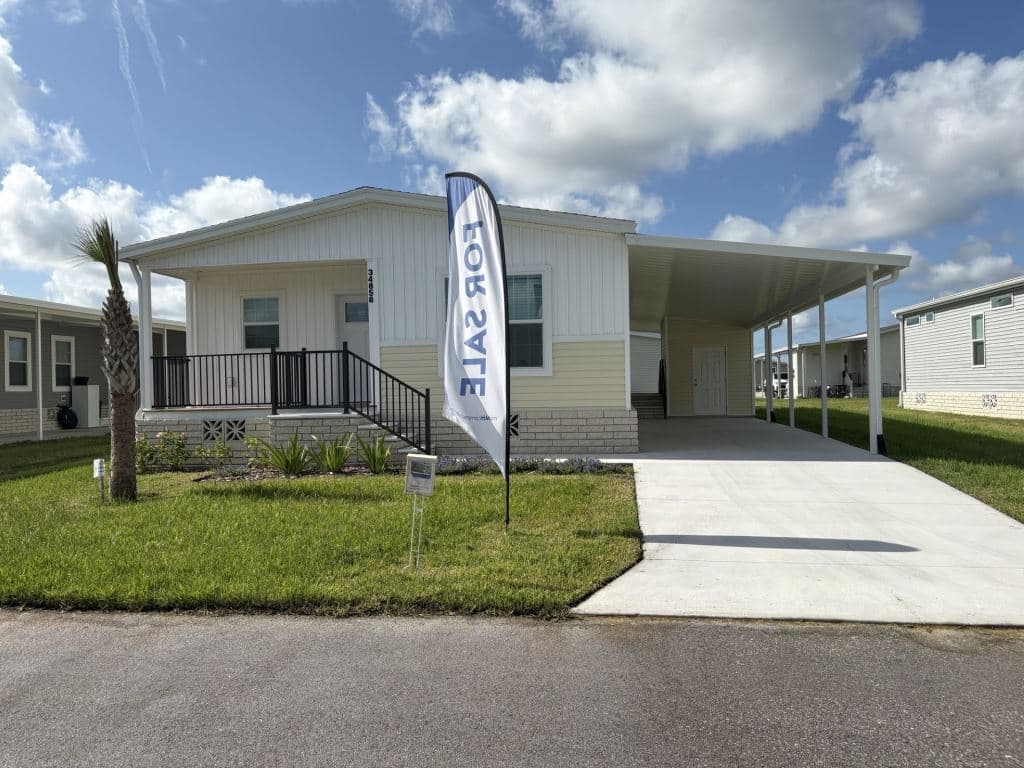 Manufactured home in Zephyrhills, FL 33541