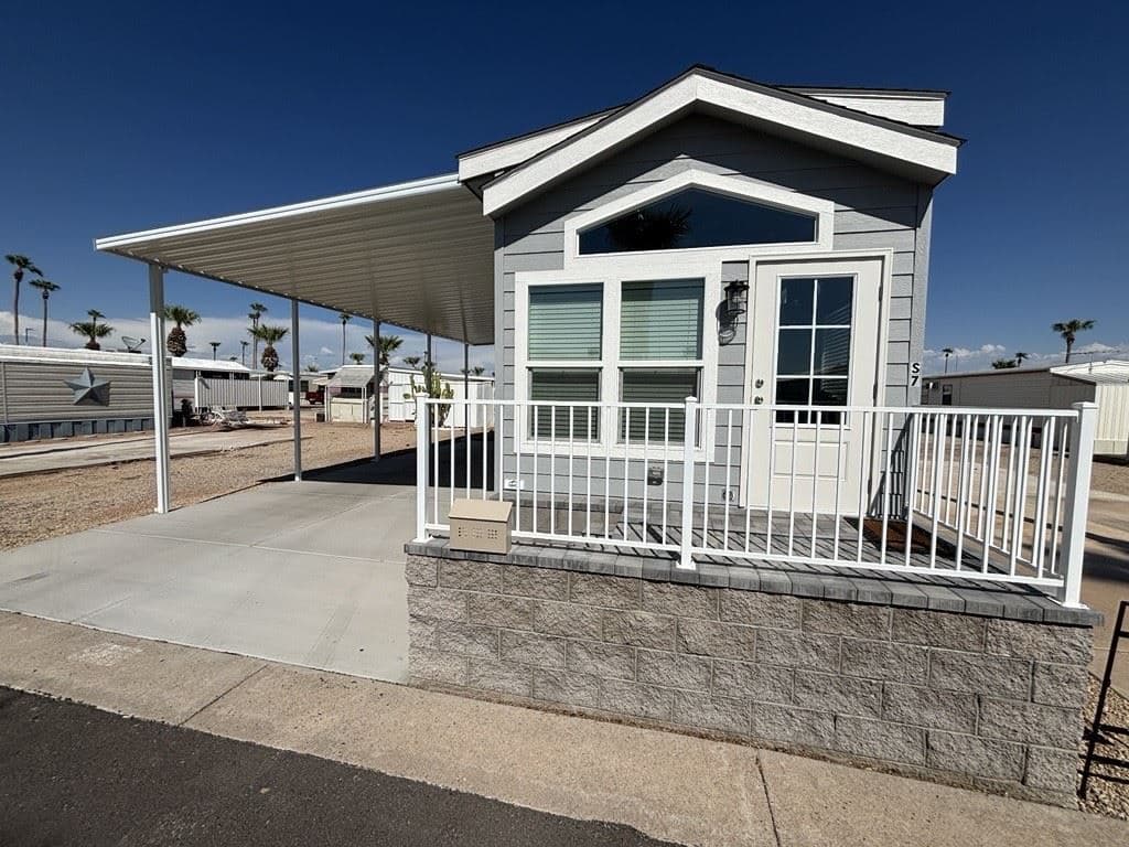 Manufactured home in Mesa, AZ 85213