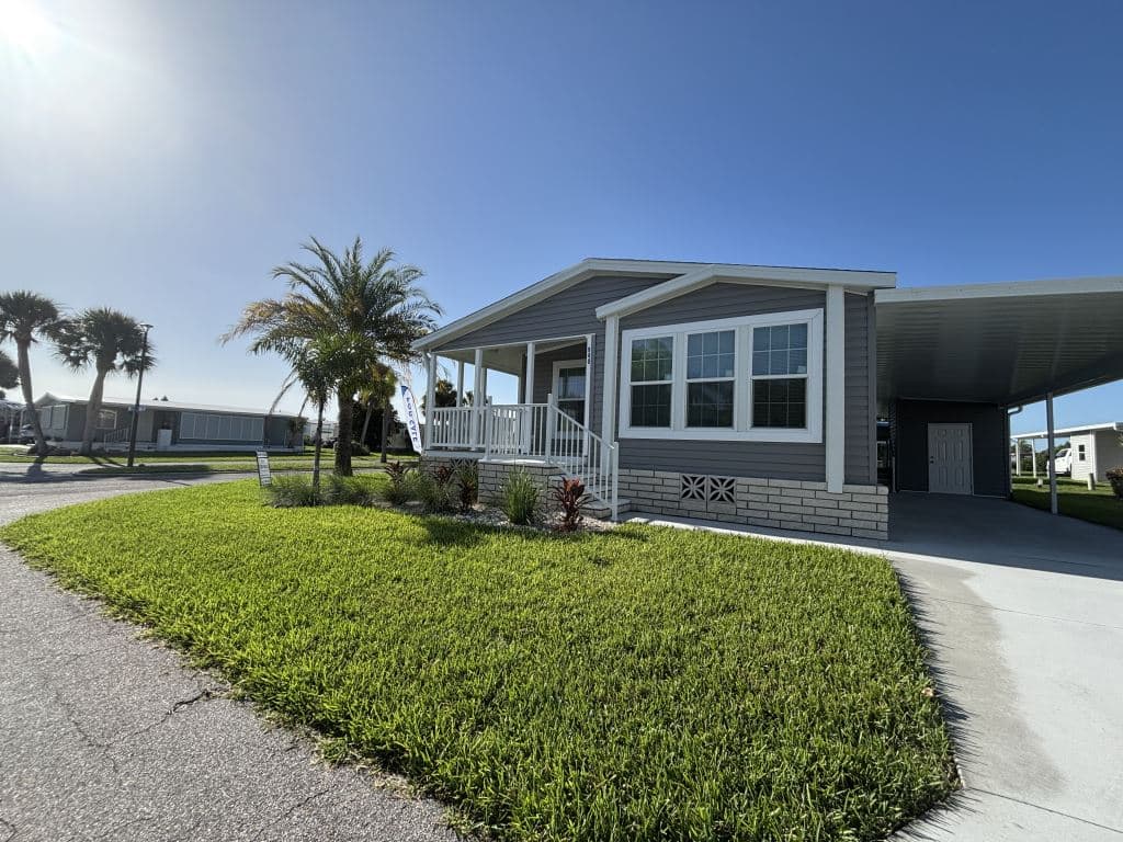 Manufactured home in Venice, FL 34285