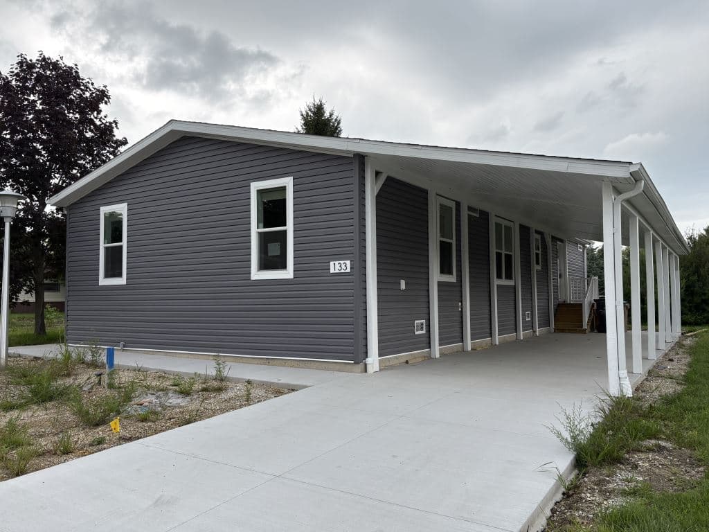 Manufactured home in Pleasant Prairie, WI 53158