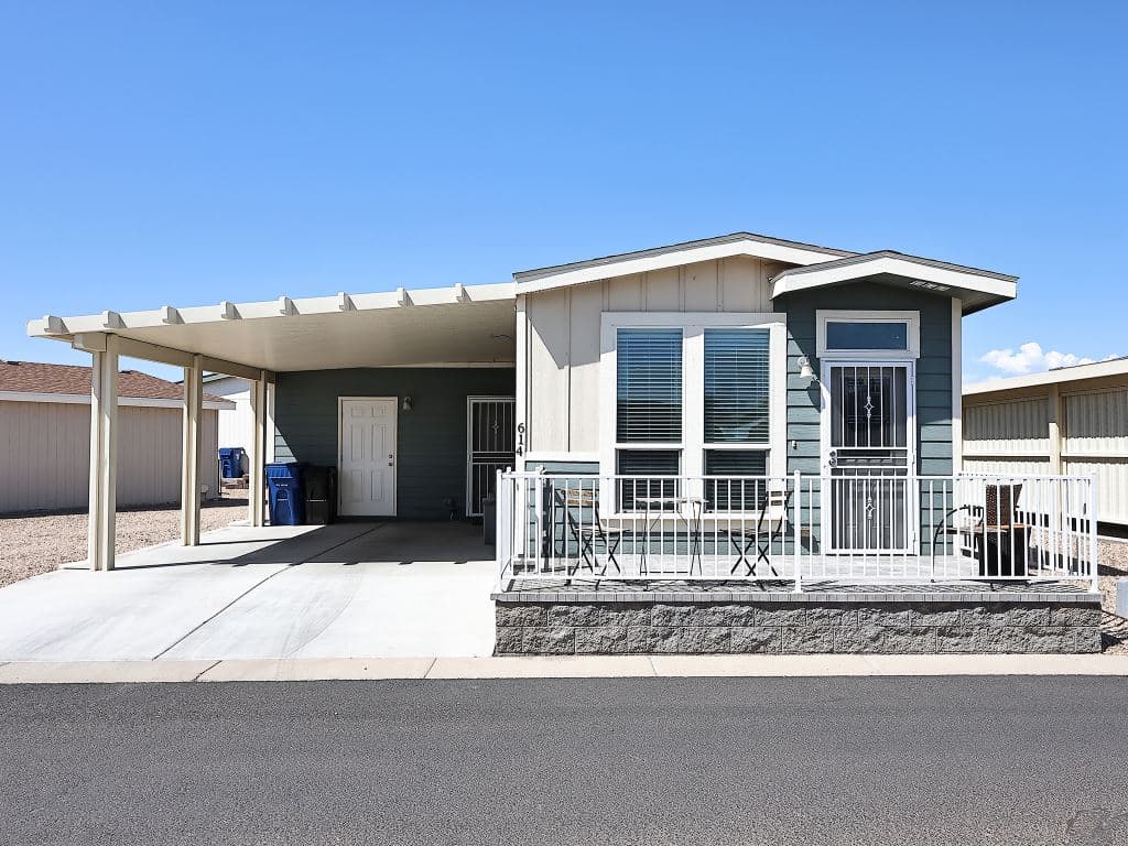 Manufactured home in Mesa, AZ 85209