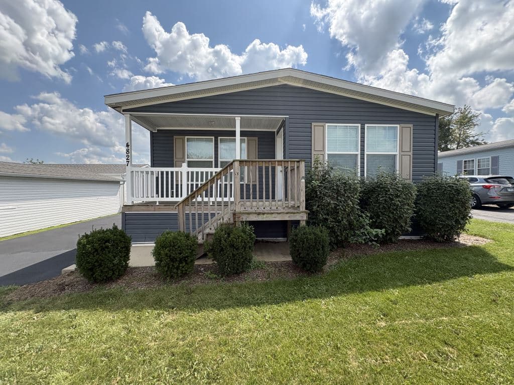 Manufactured home in Monee, IL 60449