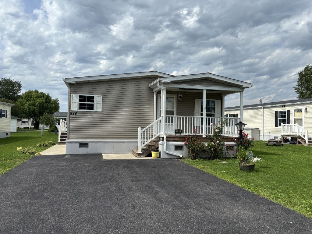 Manufactured home in Lockport, NY 14094