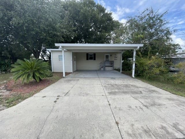 Manufactured home in Leesburg, FL 34788