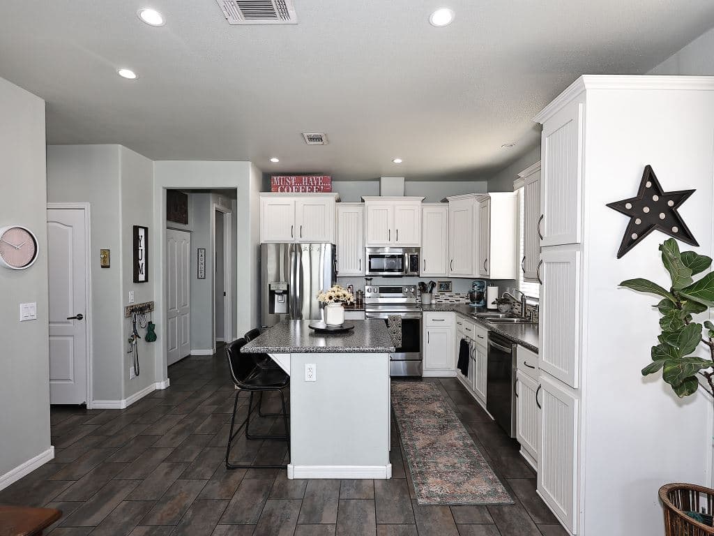 Manufactured home in Mesa, AZ 85209