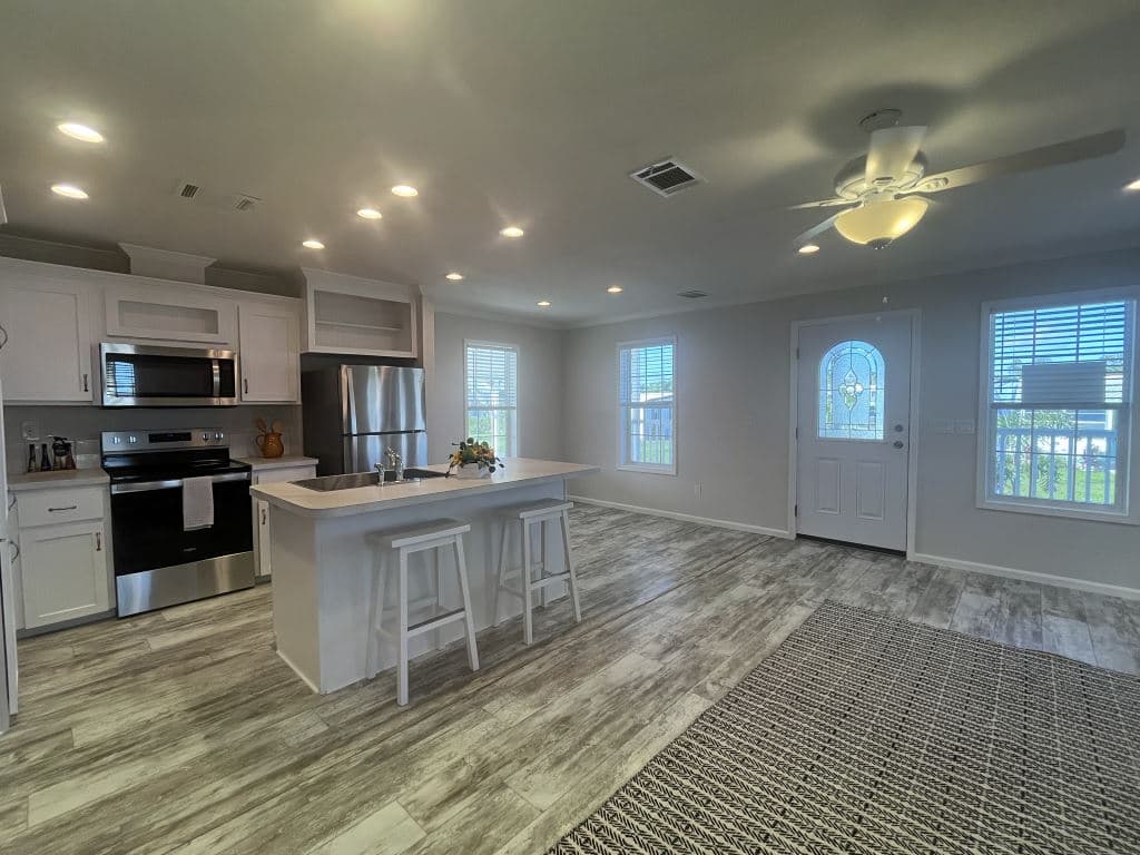 Manufactured home in Vero Beach, FL 32966