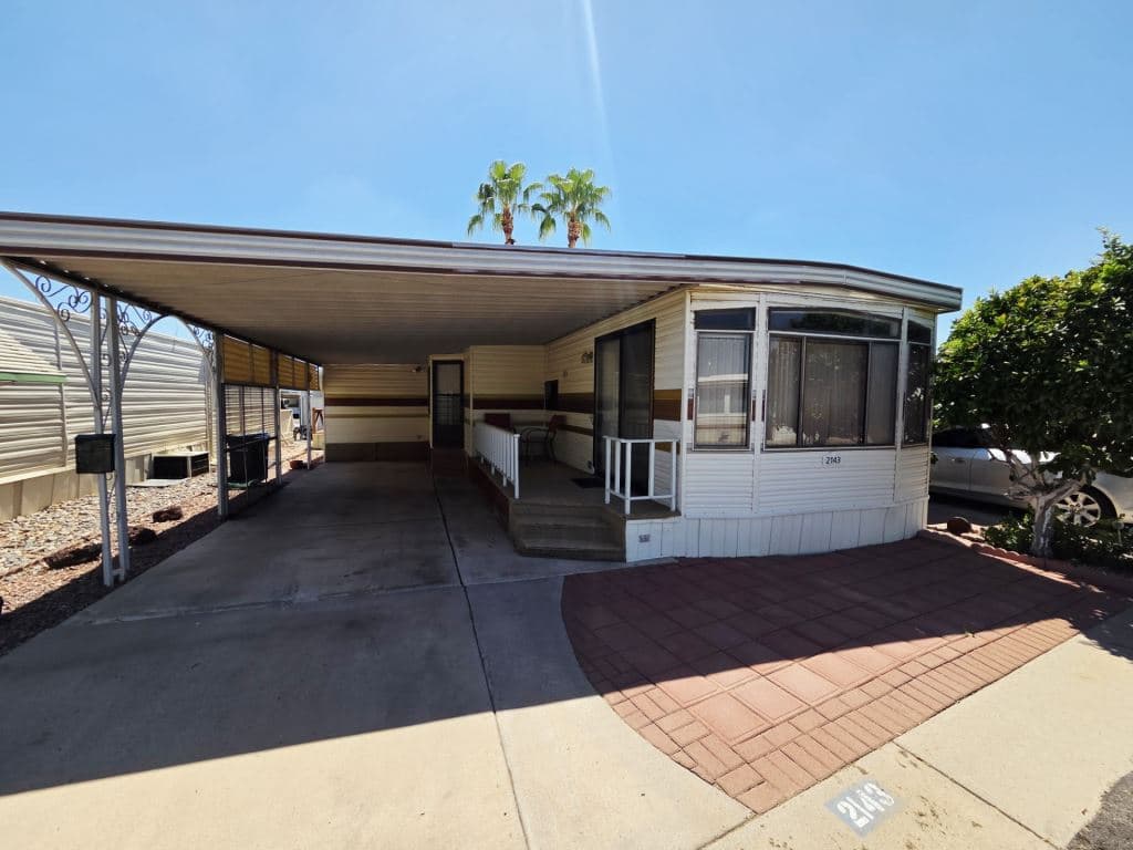 Manufactured home in Mesa, AZ 85207