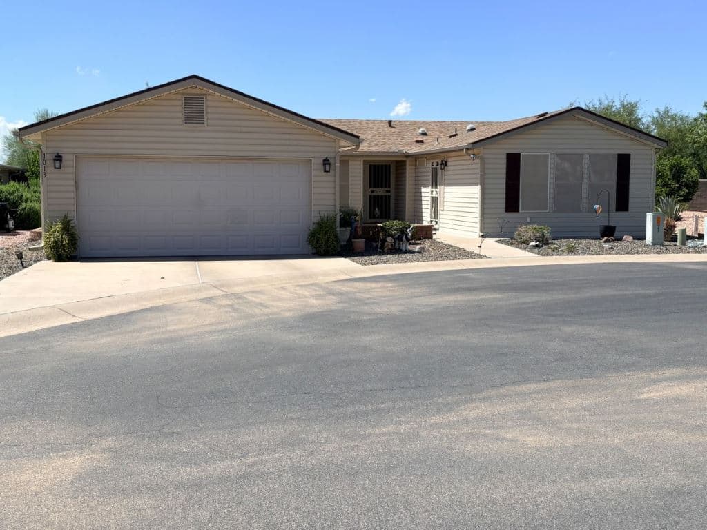 Manufactured home in Apache Junction, AZ 85119