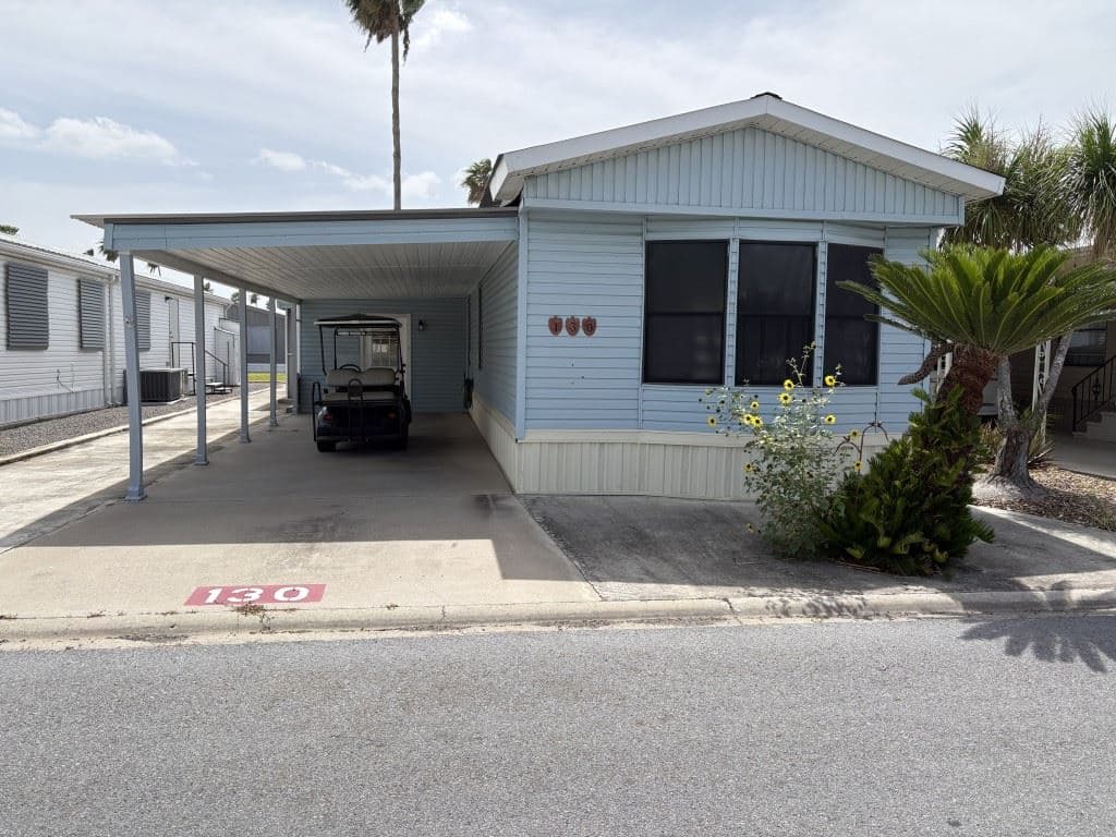 Manufactured home in Weslaco, TX 78596