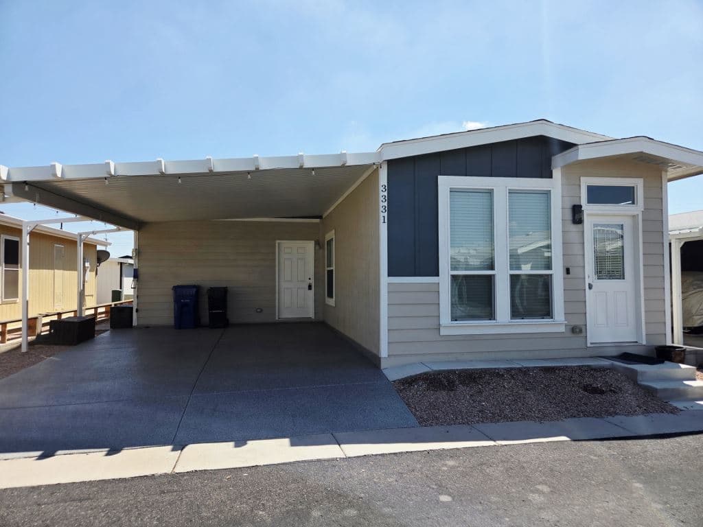 Manufactured home in Mesa, AZ 85207
