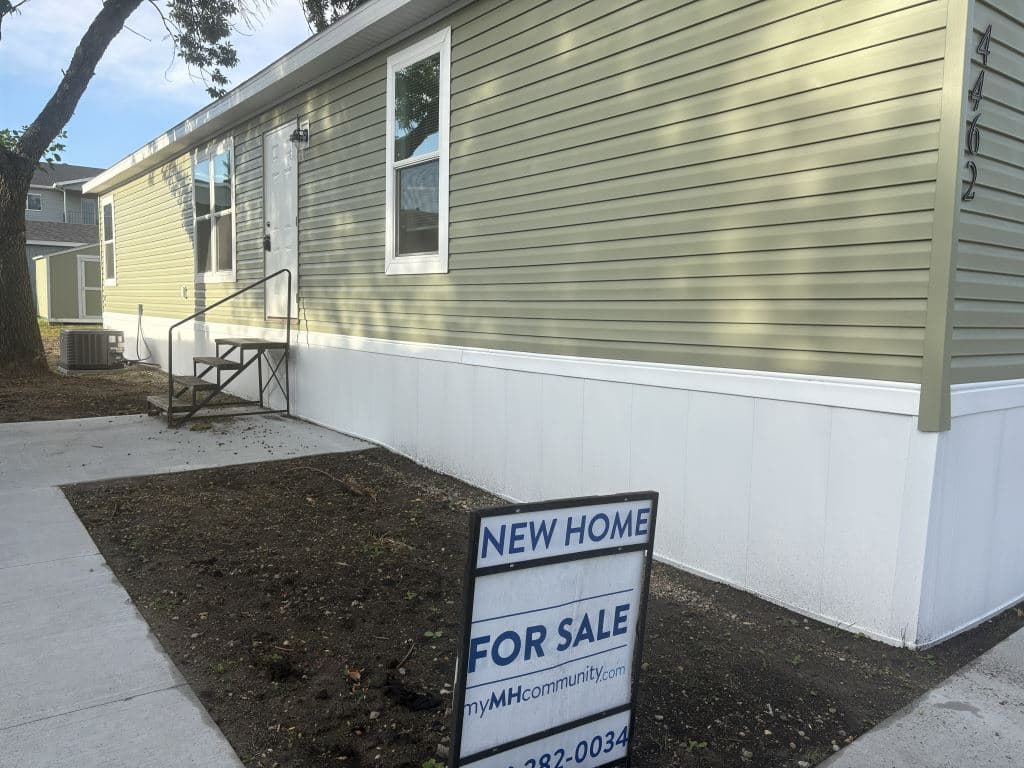 Manufactured home in Fargo, ND 58103