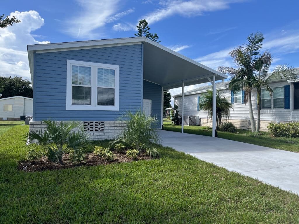 Manufactured home in Melbourne, FL 32901