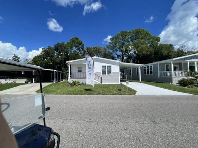 Manufactured home in Leesburg, FL 34788