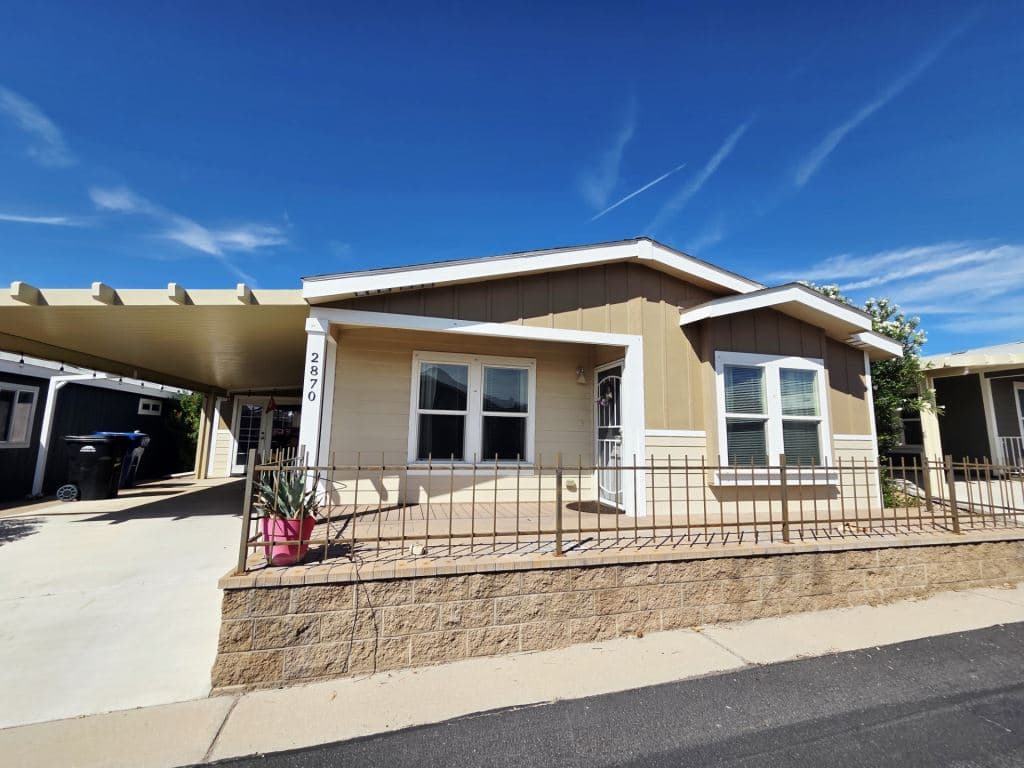 Manufactured home in Mesa, AZ 85207