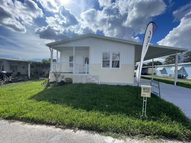 Manufactured home in Leesburg, FL 34788