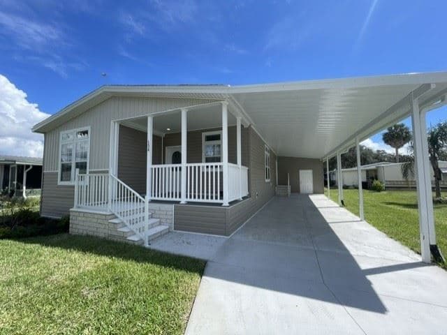 Manufactured home in Leesburg, FL 34788