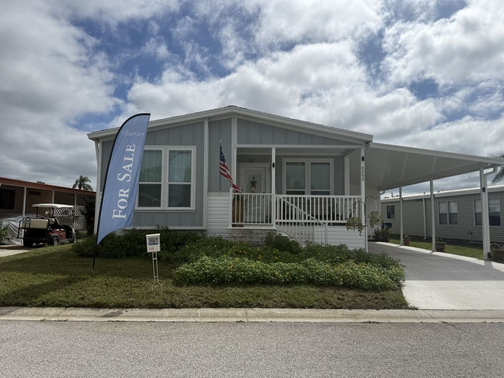 Manufactured home in Ellenton, FL 34222