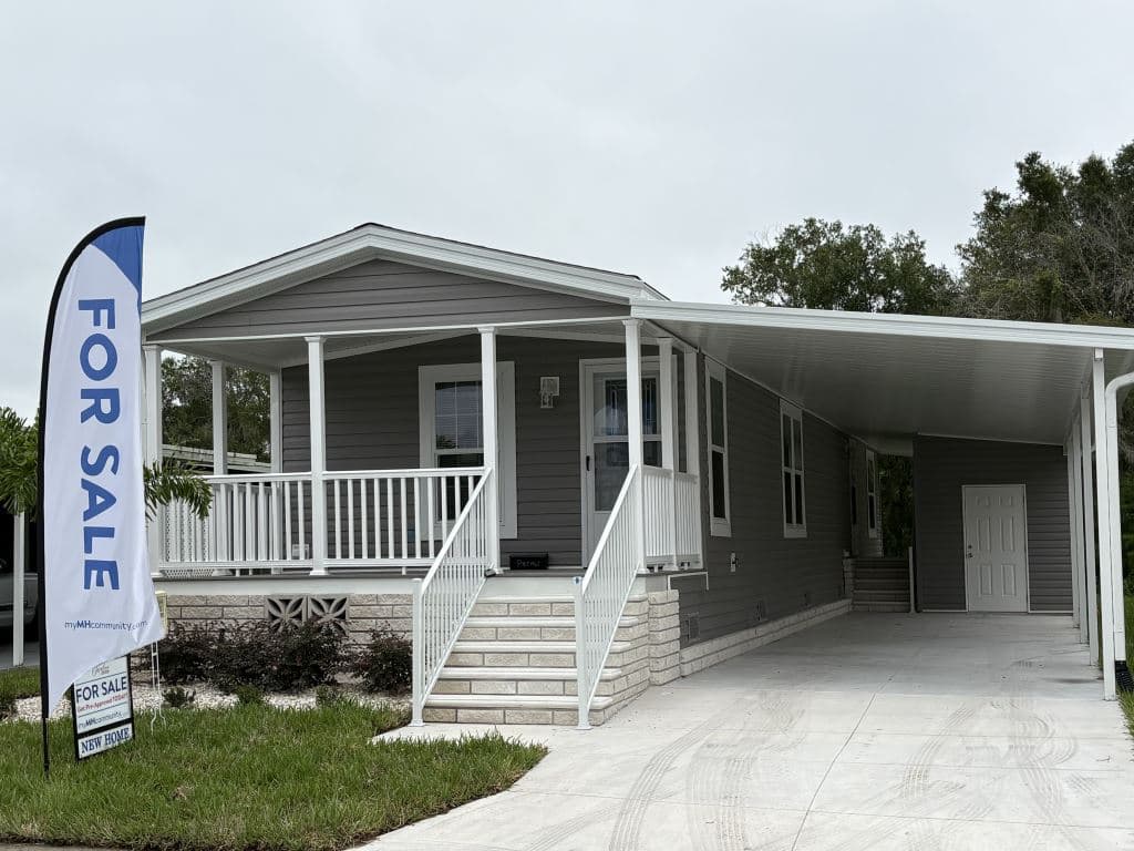 Manufactured home in Plant City, FL 33565