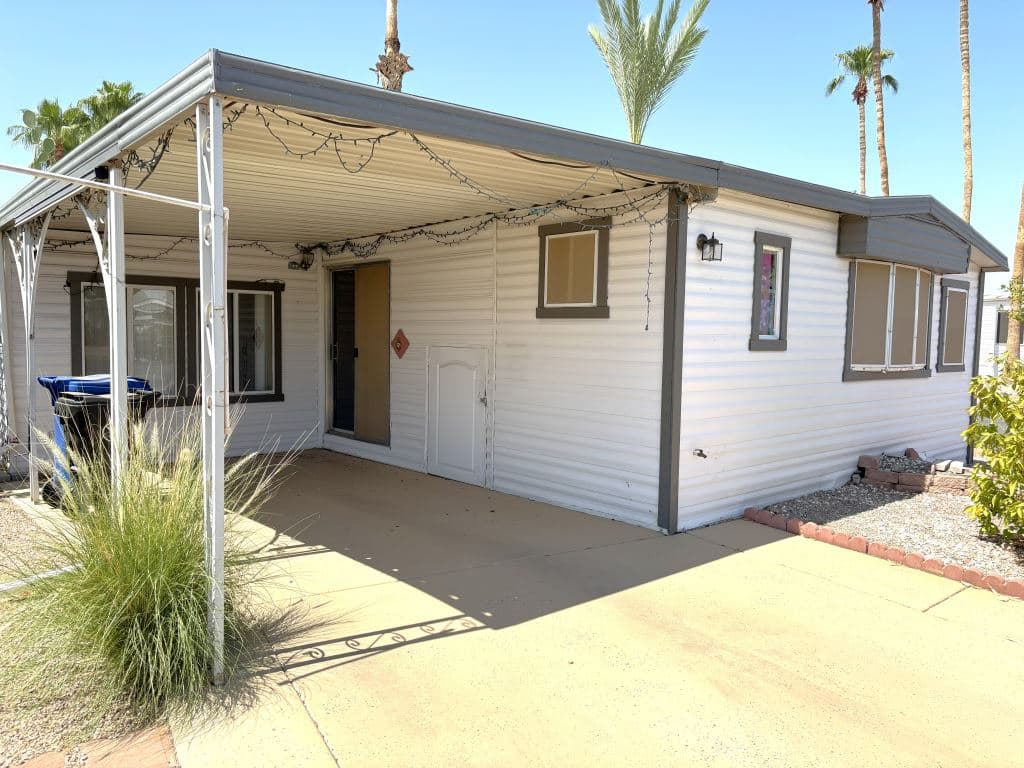 Manufactured home in Mesa, AZ 85209