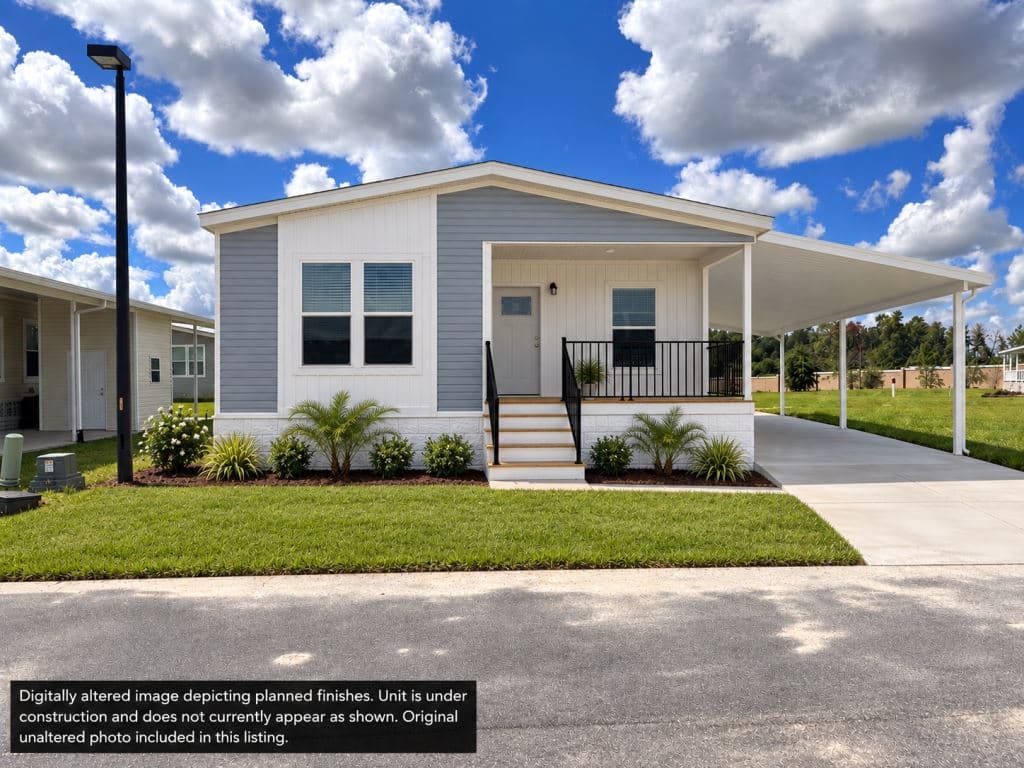 Manufactured home in Ocala, FL 34476
