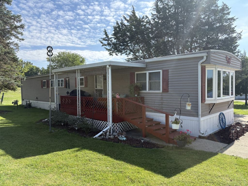 Manufactured home in Bristol, WI 53104