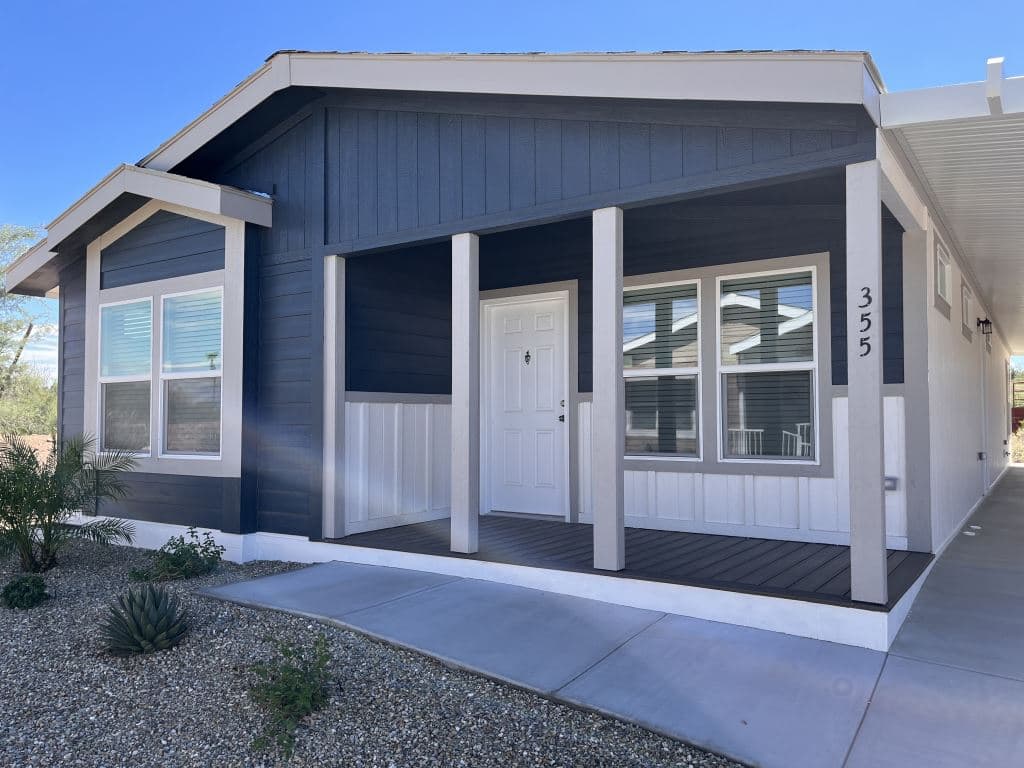 Manufactured home in Wickenburg, AZ 85390
