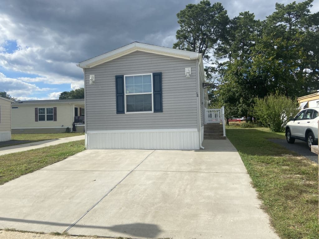 Manufactured home in Whiting, NJ 08759