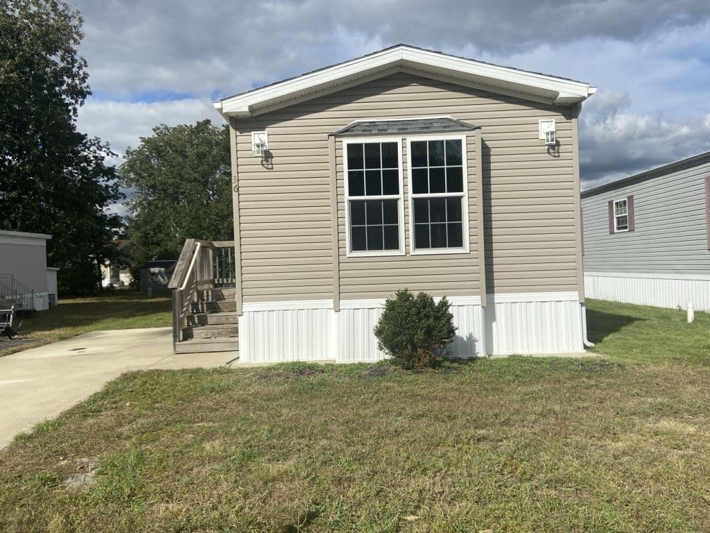 Manufactured home in Whiting, NJ 08759