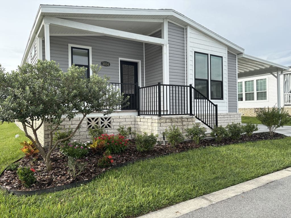 Manufactured home in Ocala, FL 34476