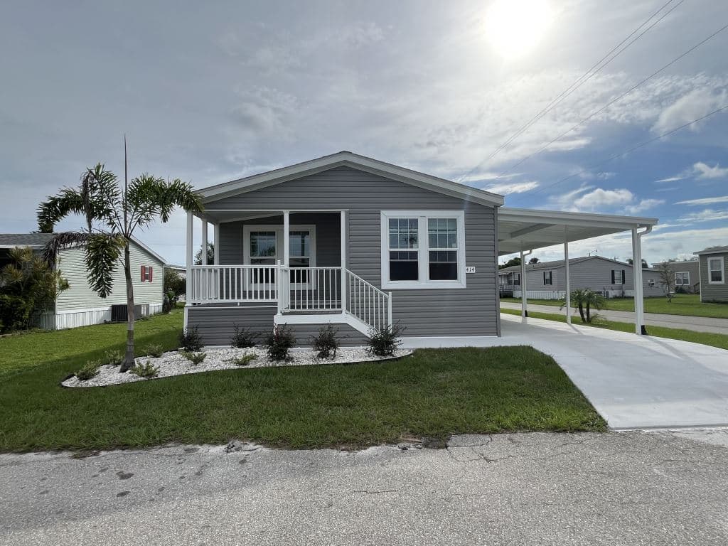 Manufactured home in North Fort Myers, FL 33917