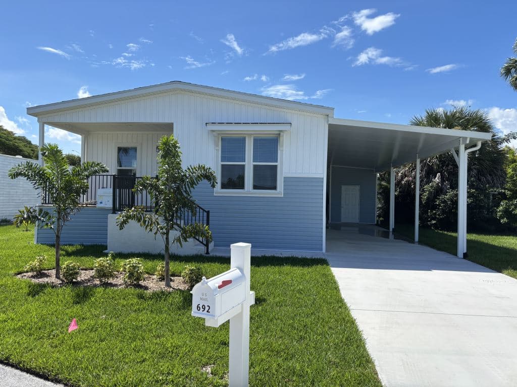 Manufactured home in West Palm Beach, FL 33404
