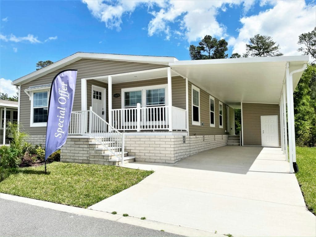 Manufactured home in Ocala, FL 34476