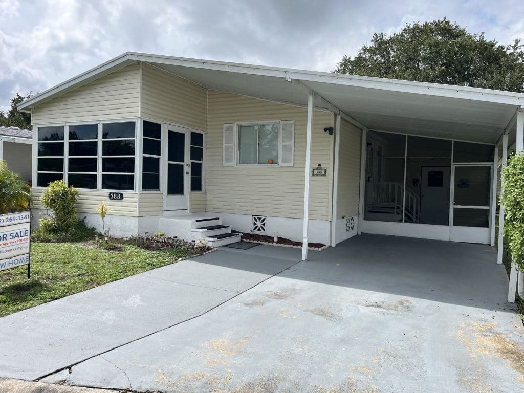 Manufactured home in Vero Beach, FL 32966
