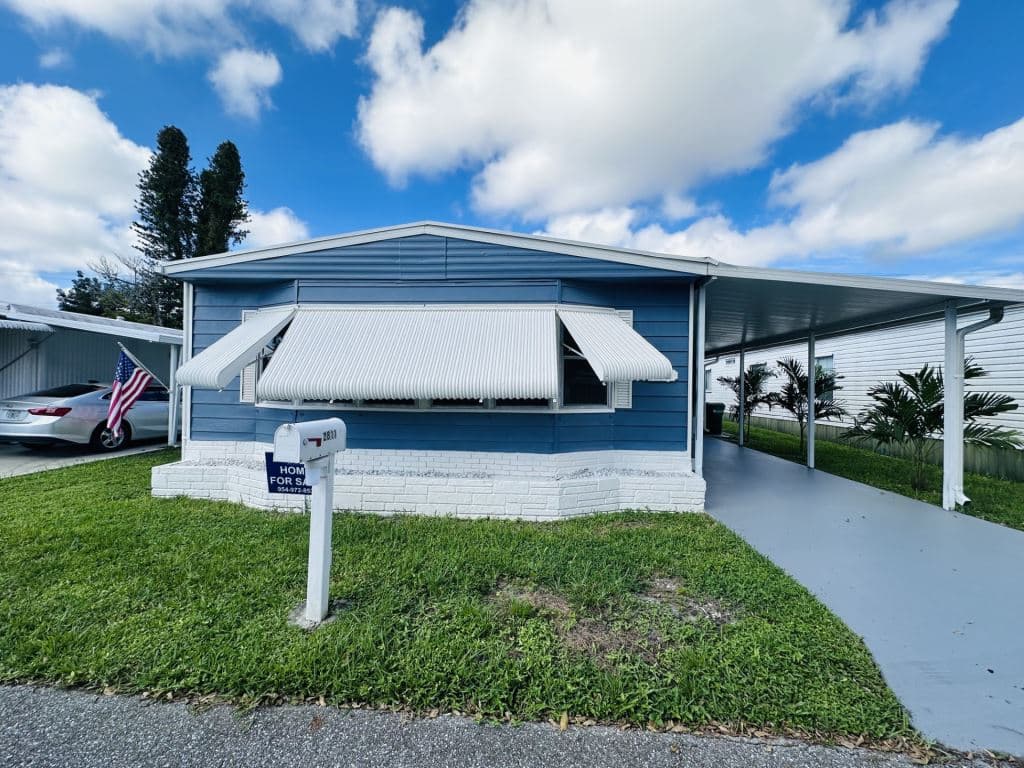 Manufactured home in Margate, FL 33063