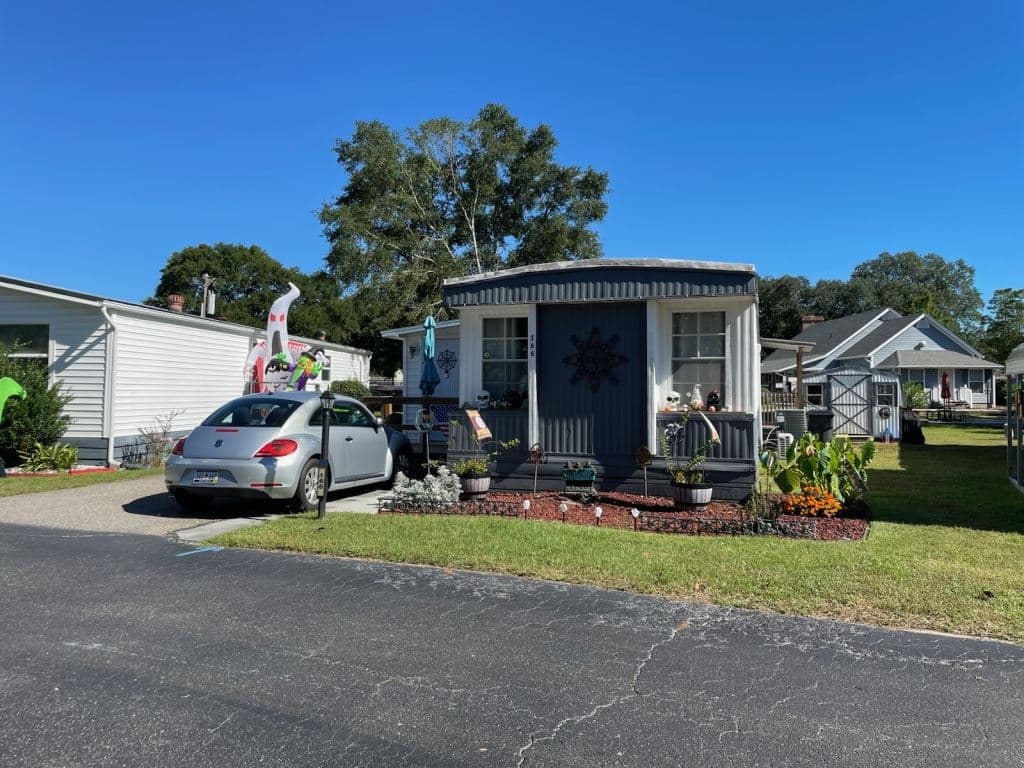 Manufactured home in Murrells Inlet, SC 29576