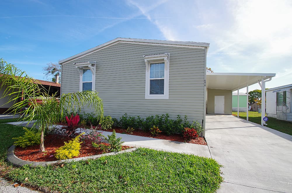 Manufactured home in Lake Worth, FL 33463