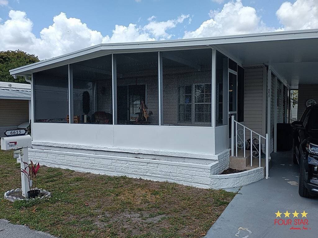 Manufactured home in Margate, FL 33063