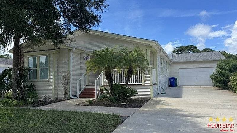 Manufactured home in Sebastian, FL 32958
