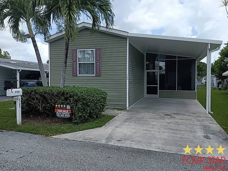Manufactured home in Margate, FL 33063