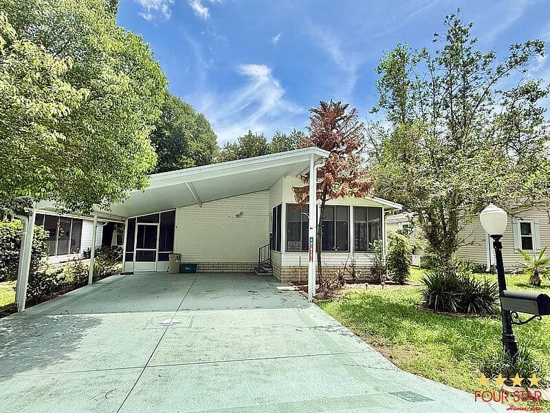 Manufactured home in DeBary, FL 32713