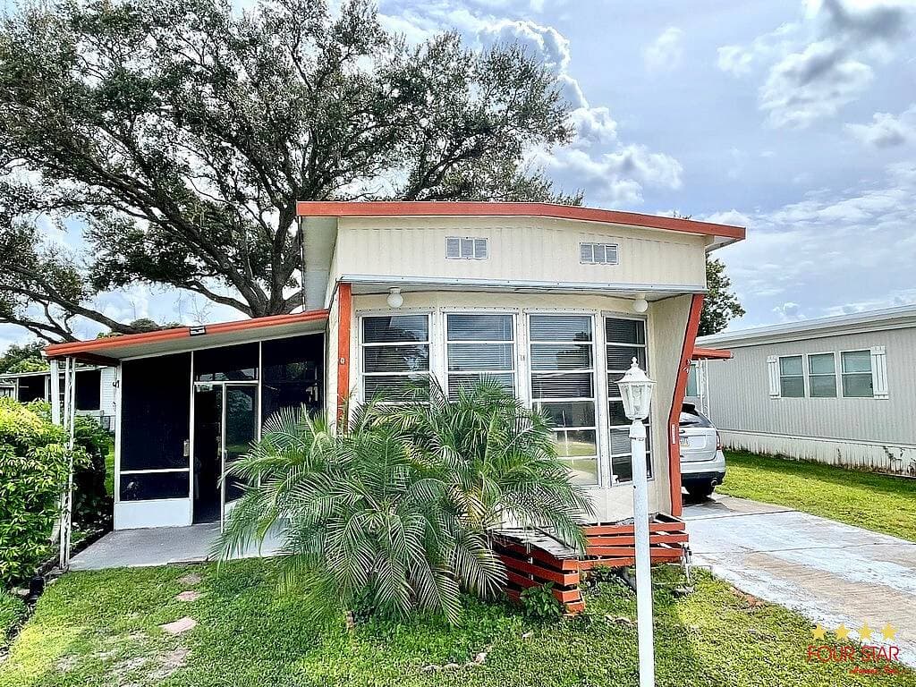 Manufactured home in Orlando, FL 32822