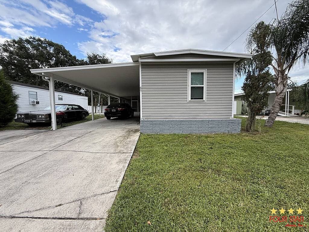 Manufactured home in Lakeland, FL 33810