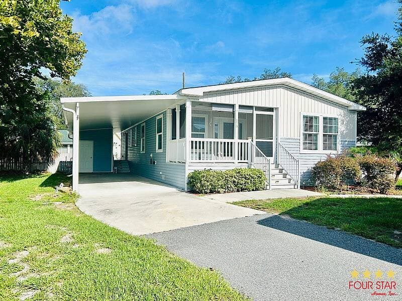 Manufactured home in Leesburg, FL 34788